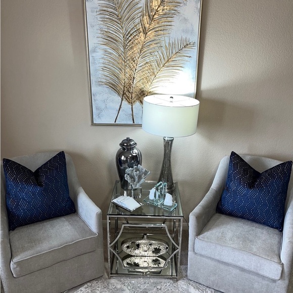 1-NWT CALDEIRA GEO DESIGN
DECORATIVE PILLOWS (Read description for details) - Picture 13 of 13